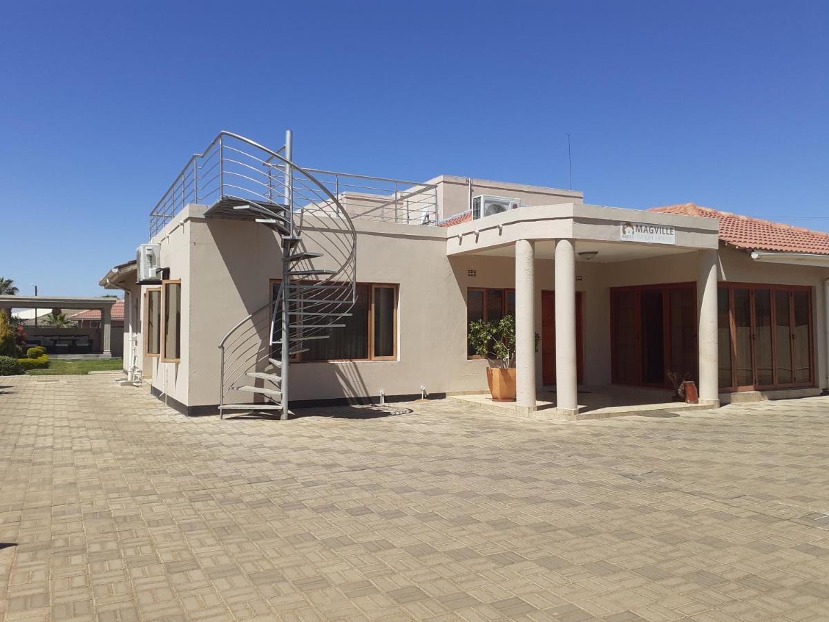 Magville Guest House Gaborone Esterno foto